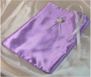 Edle Schutztasche aus Satin in Flieder f�r Din A5-B�cher