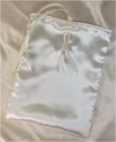 Edle Schutztasche aus Satin in Creme f�r Din A5-B�cher