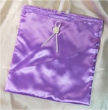 Edle Schutztasche aus Satin in Flieder f�r B�cher bis 21x23 cm
