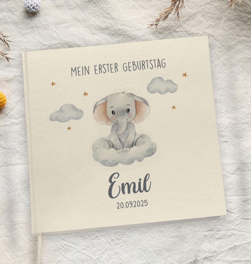Hardcover mit feinem Struktureinband in strahlendem Weiß oder nostalgischem Creme