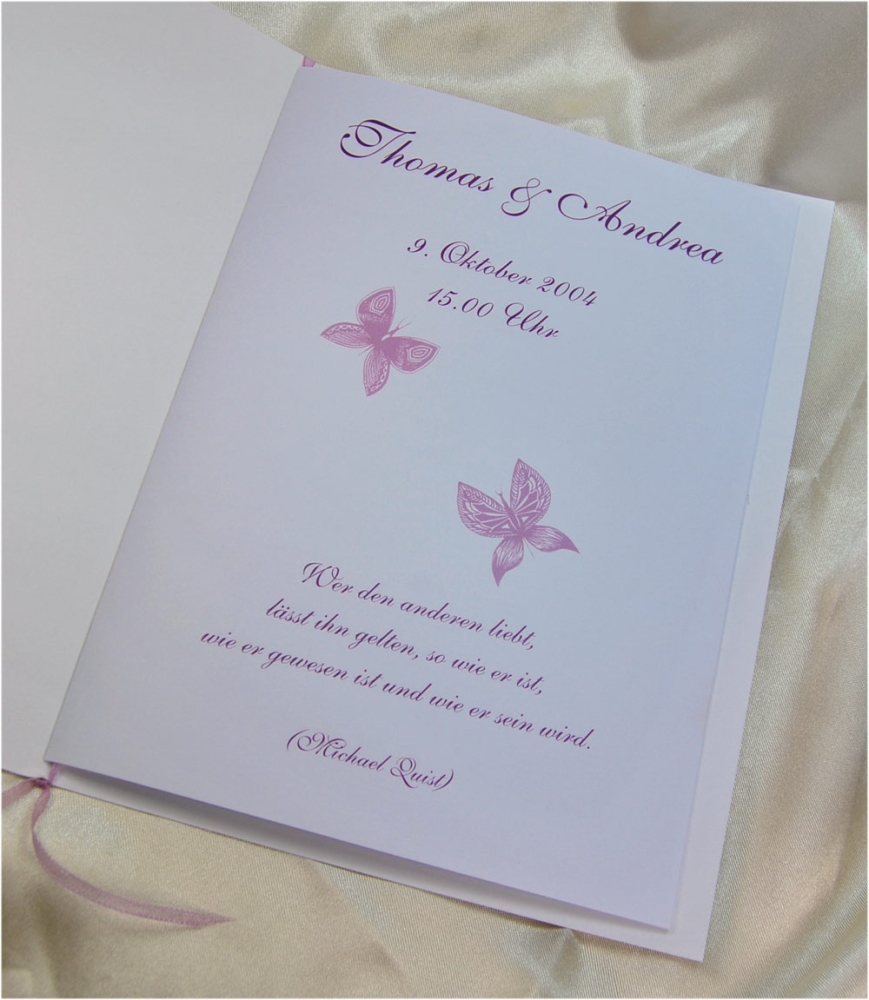 Kirchenheft in Flieder mit zartem Organzabändchen